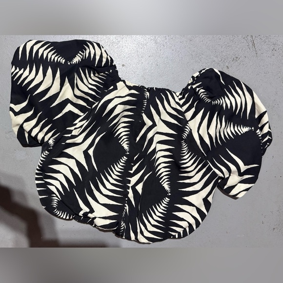 Stylish Black and White Women's Jumpsuit - Picture 5 of 9